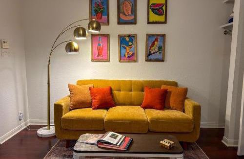 Alta Vista Apartment | Perfect SA Couples Getaway with Full Kitchen & Patio