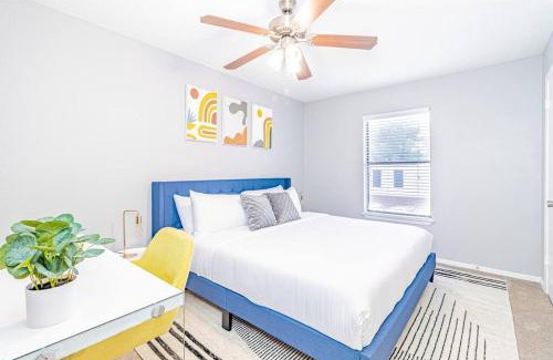 Brentwood Apartment | Convenient 1BR King Suites Near Downtown & Domain