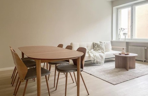 Toolo Apartment | Prime 1BR Escape Near the Park - Guest Rated 9.2/10