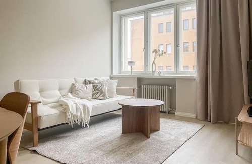 Toolo Apartment | Prime 1BR Escape Near the Park - Guest Rated 9.2/10