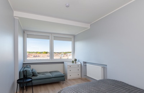 Liberty Avenue Apartment | Central 2 BD Apartment by Hostlovers