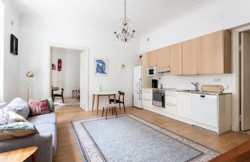 Kluuvi Apartment | Central 2 Bedroom 2 Full Bathroom Executive Suite