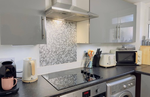 Leamington Spa Apartment | Central 2bed En-suite Apartment with Free Parking Leamington Spa