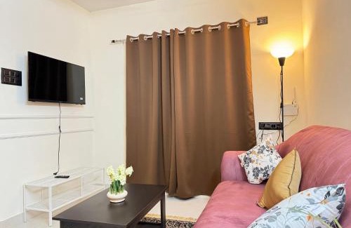 Hyderabad Apartment | Cozy Central 2BHK Apartment - Pet Friendly & Family Ready