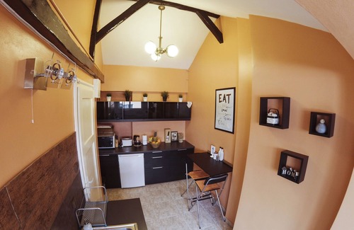 Sofia City Center Apartment | Cozy Central 5 Corners Studio with Kitchen & Breakfast