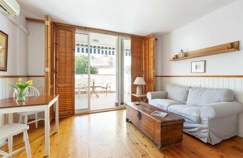 Sitges Town Center Apartment | Ideal Location: 10 Minutes from the Beach, 4-Star Rating