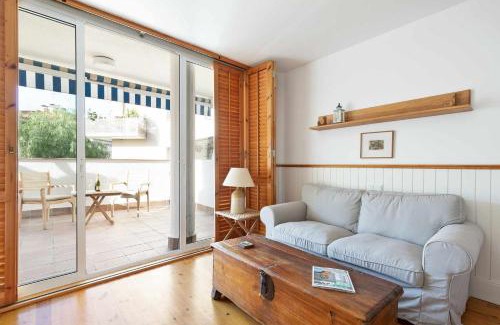 Sitges Town Center Apartment | Ideal Location: 10 Minutes from the Beach, 4-Star Rating