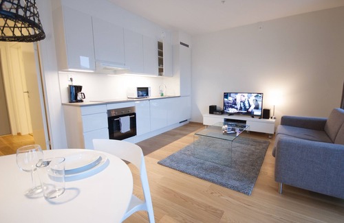 Gamle Oslo Apartment | Modern Oceanfront Apartment with Pool & Breakfast Included