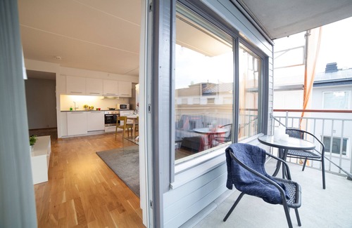 Gronland Apartment | Modern Central Apartment with Pool and Family-Friendly Perks