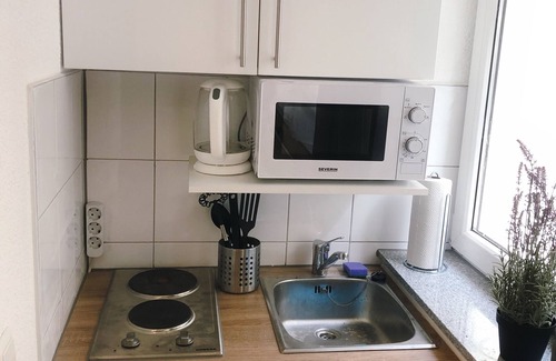 Dobel Apartment | Cozy Central Apartment with Kitchen and Breakfast Included