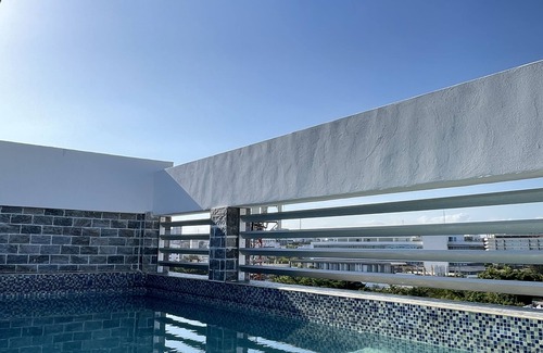 Ciudad Universitaria Apartment | Inviting Central Apartment with Pool, Gym & High Rating