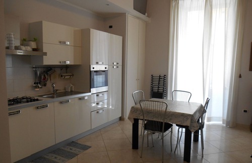 Chiaia House | Oceanfront Apartment "MERGELLINA" Near the Beach - 9.6/10