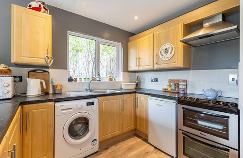 Newcastle Apartment | Pet-Friendly Central Apartment 3B in Newcastle