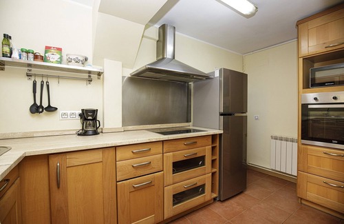 Eixample Apartment | Discover a Central Girona Apartment with Spa & Breakfast