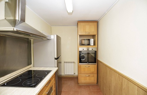 Eixample Apartment | Discover a Central Girona Apartment with Spa & Breakfast