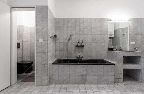 Altlerchenfeld Apartment | Central apartment in Viennese old building