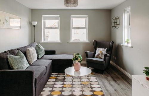Newcastle Apartment | Eco-Friendly Central Apartment in Newcastle with Hot Tub