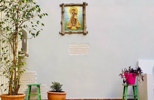 El Botanic Apartment | Inviting Central Apartment with Relaxing Terrace & Spa