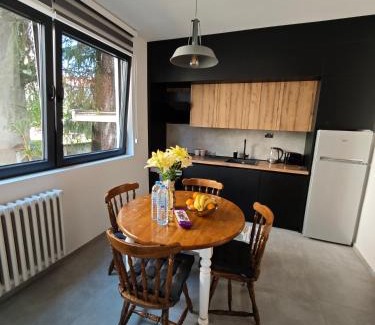Centar House | Inviting Bohemian Home: 4-Star Stays with Breakfast Included