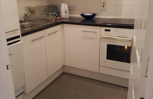 Clerkenwell Apartment | Prime Central Apartment with Pool and Terrace Amenities