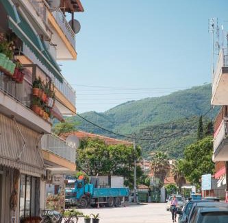 Stavros Apartment | Child-Friendly Central Apartments with 8.9/10 Guest Rating