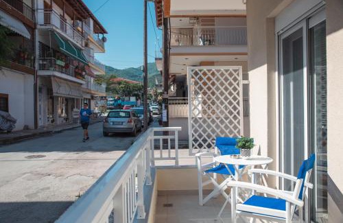 Stavros Apartment | Child-Friendly Central Apartments with 8.9/10 Guest Rating
