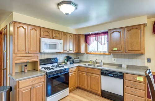 Depew Apartment | Central Apt in Cheektowaga w/Private Deck!