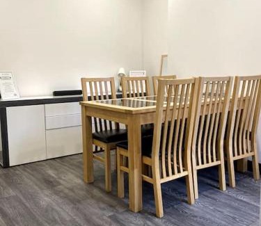Lincoln House | Modern City Retreat with Hot Tub for Family Enjoyment