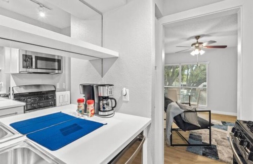 Brentwood Apartment | Ideal Central ATX Stay with Pool, Gym & Pet-Friendly Perks