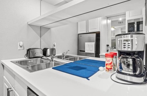 Brentwood Apartment | Ideal Central ATX Stay with Pool, Gym & Pet-Friendly Perks