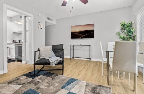 Brentwood Apartment | Ideal Central ATX Stay with Pool, Gym & Pet-Friendly Perks