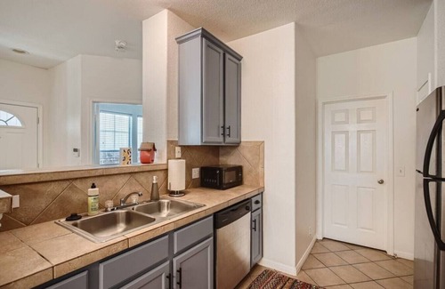North Loop House | Stylish Central Austin Townhome Minutes from FC Stadium