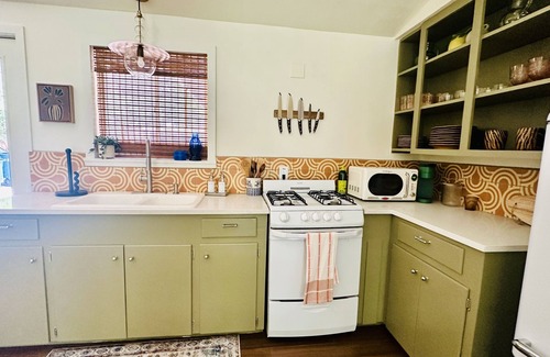 Clarksville House | Central Austin Downtown Bungalow