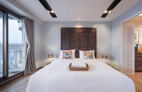 Bang Rak Apartment | Elegant 5-Star River View Hotel in Central Bangkok