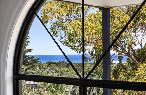 Avalon Beach House | Oceanfront Central Beach House with Pool & Ocean Views