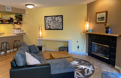 Old North Boulder Apartment | Quiet Central Boulder Studio Condo with Pool and Hot Tub