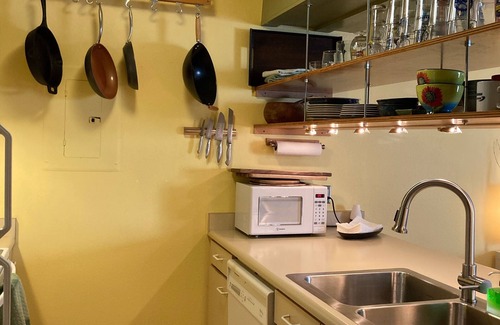 Old North Boulder Apartment | Quiet Central Boulder Studio Condo with Pool and Hot Tub