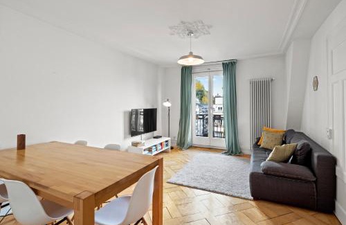 Lucerne Apartment | Bright & Cozy 4-Star Central Apartments for Families