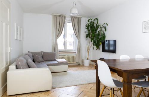 Lucerne Apartment | Bright & Cozy 4-Star Central Apartments for Families