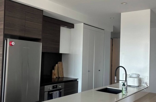 City East Apartment | Central Canberra 2BR Apartment with Parking