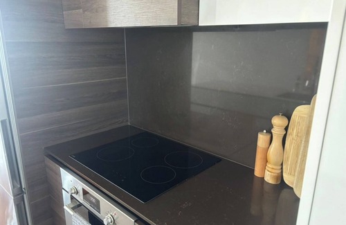 City East Apartment | Central Canberra 2BR Apartment with Parking