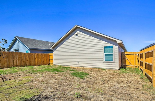 San Antonio House | Convenient Haven: Just 11 Miles from the City Center