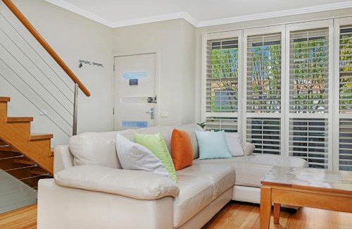 Chatswood Apartment | Central Chatswood 2-Level Garden View & 3B2B