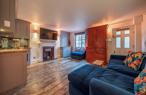 South Bank Apartment | Stylish Central Studio with Kitchen in London Zone 1