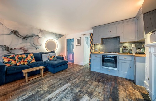 South Bank Apartment | Stylish Central Studio with Kitchen in London Zone 1