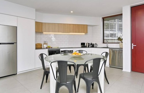 Christchurch City Centre House | Explore Lichfield Apartment: City Center 3 Bedroom Retreat