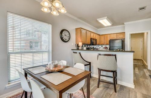 College Station House | Inviting College Station Townhome with Community Pool Access