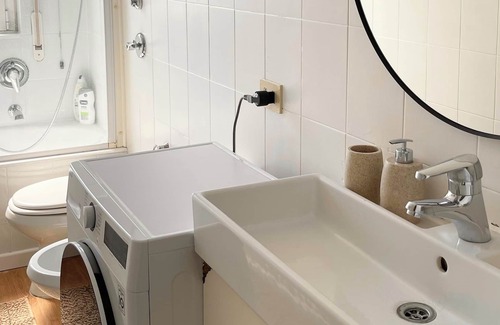 Dergano Apartment | Central Cozy Green Studio, Steps from Dergano Metro