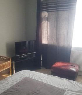 Whalebone House | Central Dagenham Room Close to London City