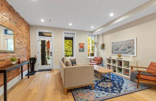 Park View House | Central DC 5-BR Townhome - Walk to METRO-rail